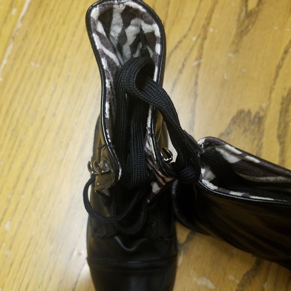 Girls black boots - Picture 3 of 4